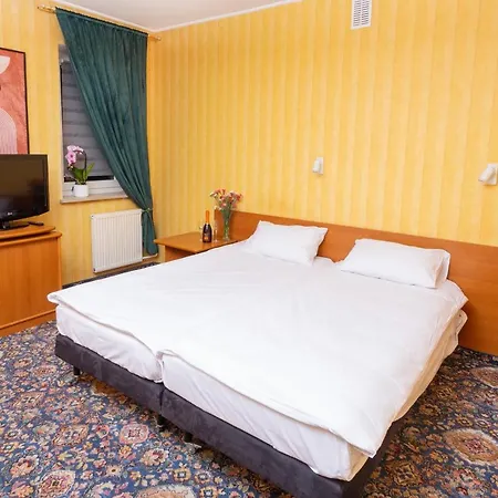 Victory Hotel 4*