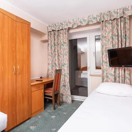 Victory Hotel 4*
