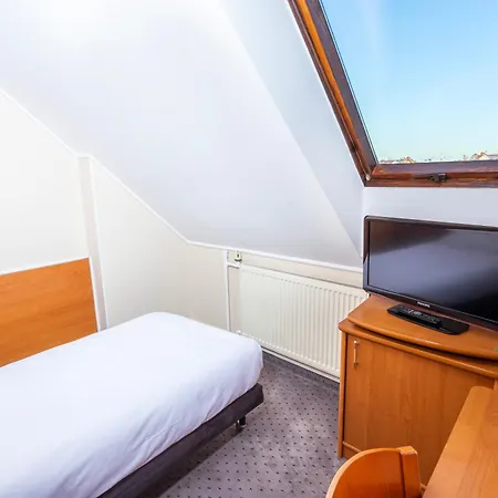 Victory Hotel 4*