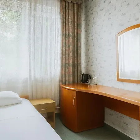 Hotel Victory - 10min Lotnisko Chopina, 15min To Zachodni, 5min To Progresja Warszawa