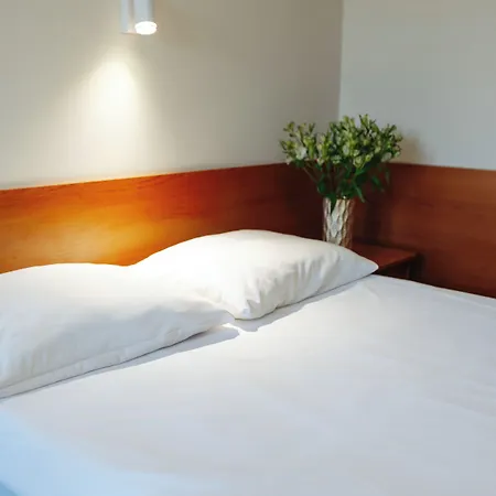 Hotel Victory Home - 5Min To Progresja,10Min Lotnisko Chopina, 15Min To Zachodni Hotel 4*