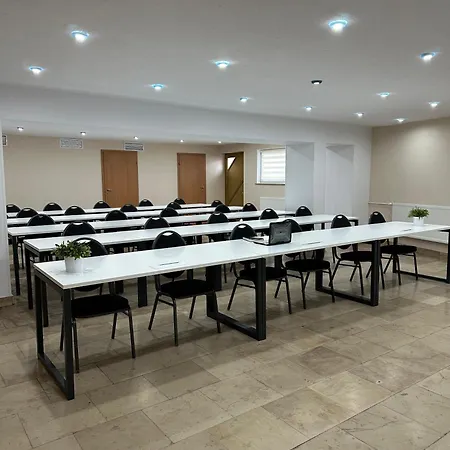 מלון Victory - 10min Lotnisko Chopina, 15min To Zachodni, 5min To Progresja ורשה
